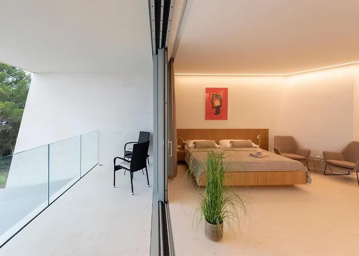 Stunning Home In Petrcane With Wifi