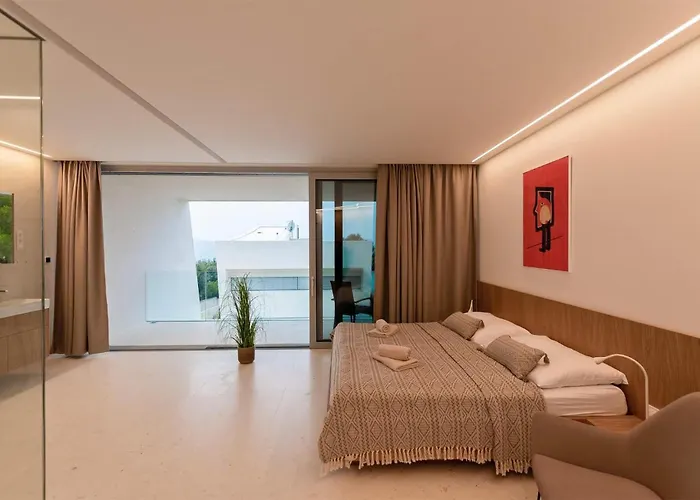 Stunning Home In Petrcane With Wifi